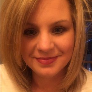 Meet your Posher, Alicia